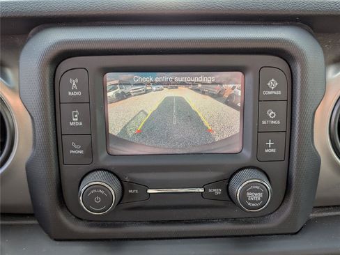 Used 2021 Jeep Wrangler Sport image 23