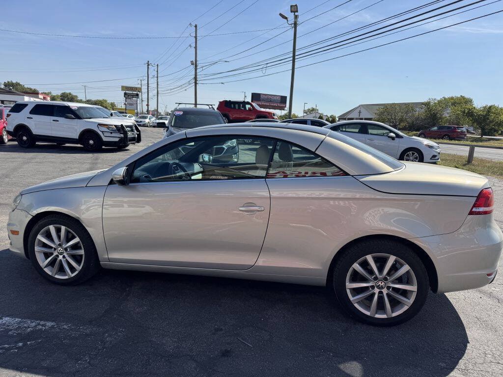 Used 2012 Volkswagen Eos Komfort FWD image 3
