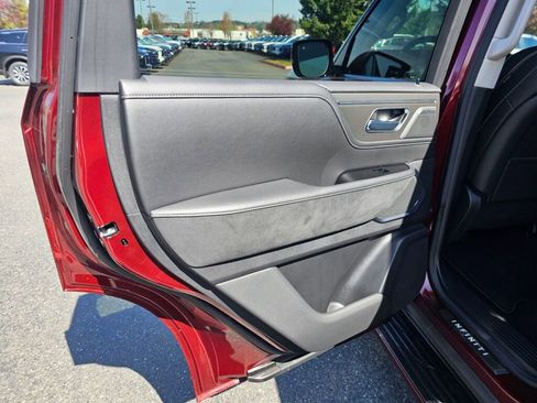 New 2025 INFINITI QX80 Luxe image 20