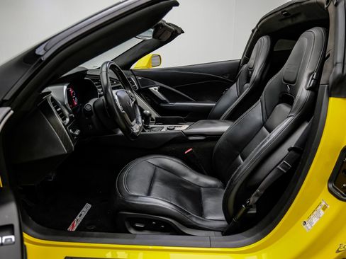 Used 2015 Chevrolet Corvette Z06 w/ 3LZ Preferred Equipment Group RWD image 50
