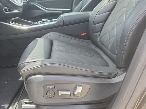 Used 2024 BMW X5 sDrive40i w/ M Sport Package RWD image 18