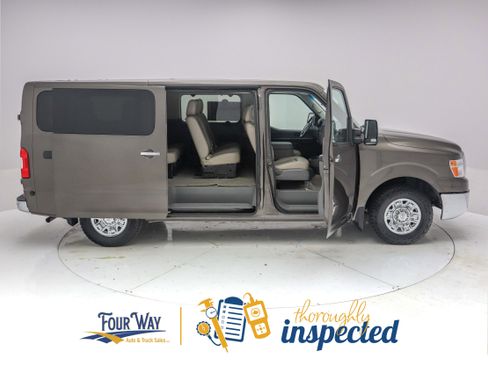 Used 2017 Nissan NV 3500 SL RWD image 3