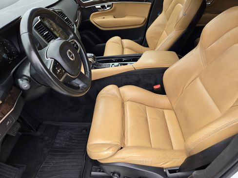 Used 2016 Volvo XC90 T6 Momentum w/ Momentum Plus Package image 22