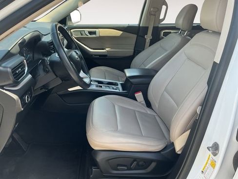 Used 2023 Ford Explorer XLT w/ Equipment Group 202A AWD/4WD image 9