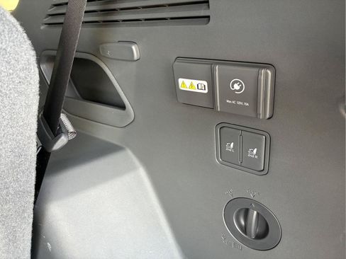 Used 2024 Kia EV9 Wind AWD/4WD image 12