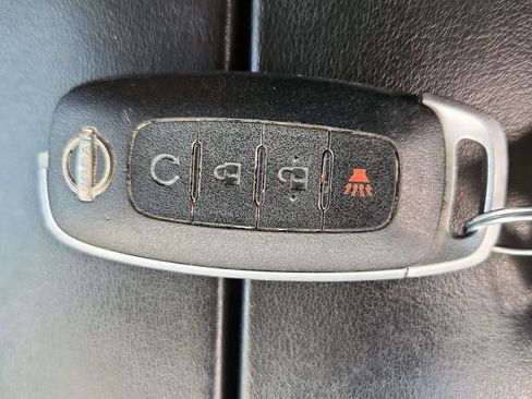 Used 2023 Nissan Rogue SV AWD/4WD image 28