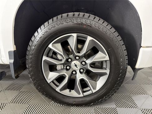 Used 2022 Chevrolet Silverado 1500 RST AWD/4WD image 10