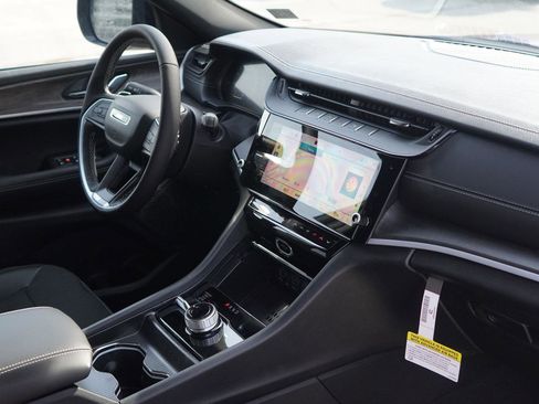 New 2026 Jeep Grand Cherokee Altitude image 28