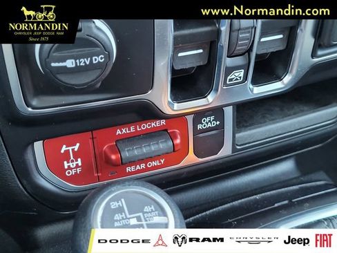 Used 2024 Jeep Wrangler Unlimited AWD/4WD image 12