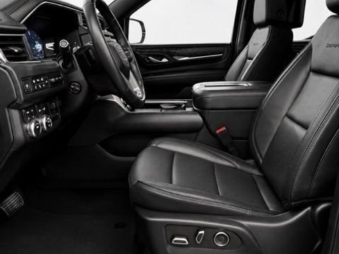 Used 2024 GMC Yukon Denali w/ Advanced Technology Package AWD/4WD image 14