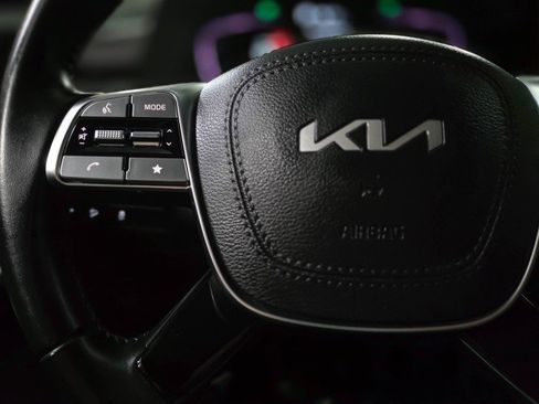 Used 2023 Kia Telluride LX image 21