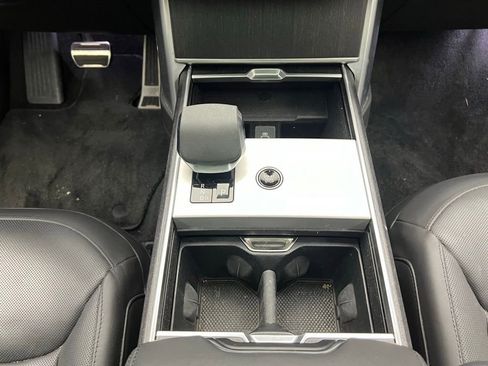 Used 2024 Land Rover Range Rover SE AWD/4WD image 12