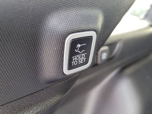 New 2025 Jeep Grand Cherokee Laredo w/ Luxury Tech Group I image 10