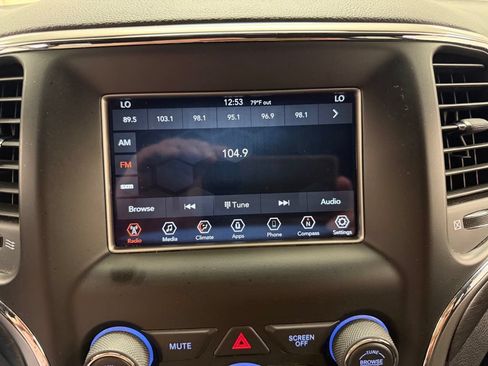 Used 2018 Jeep Grand Cherokee Laredo AWD/4WD image 26