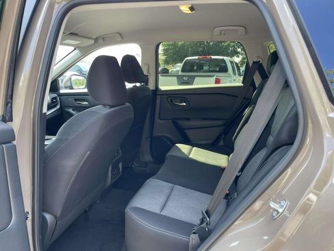 Used 2024 Nissan Rogue SV FWD image 12