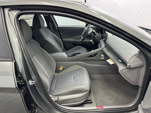 New 2026 Hyundai Elantra SE image 13
