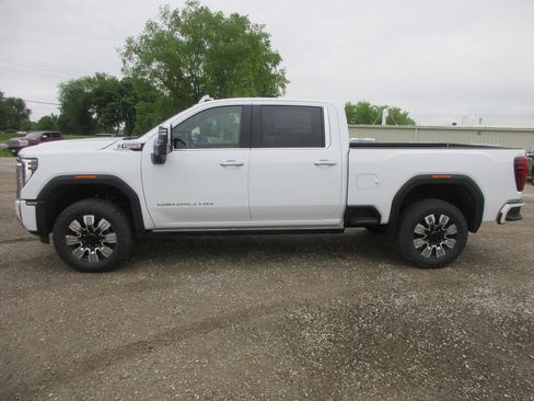 New 2026 GMC Sierra 2500 Denali w/ Denali Reserve Package AWD/4WD image 10
