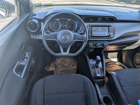 Used 2019 Nissan Kicks S image 9