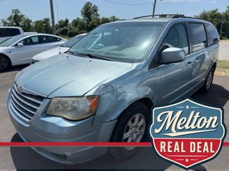 Used 2010 Chrysler Town & Country Touring w/ Entertainment Group #2 FWD video 1