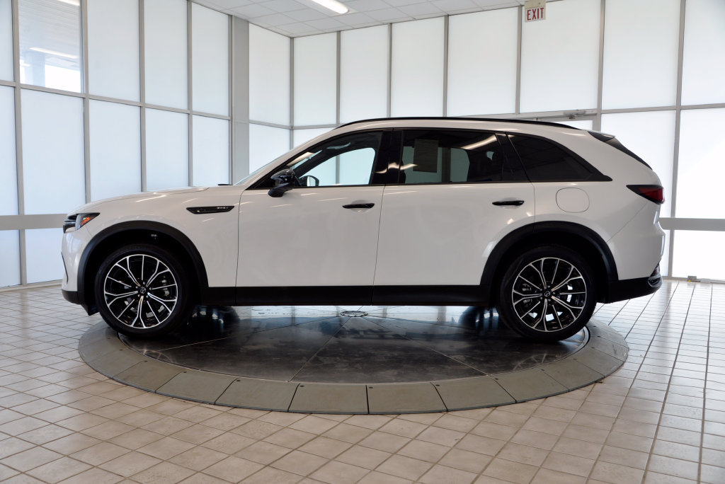 Certified 2025 MAZDA CX-70 Plug-In Hybrid w/ Premium Plus AWD/4WD image 5