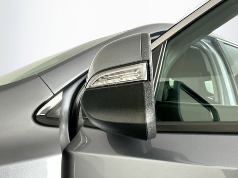 Used 2018 GMC Terrain SLT w/ Preferred Package image 16