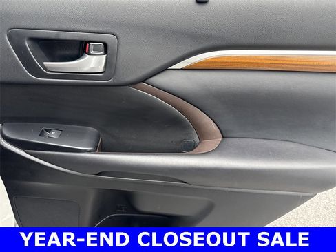 Used 2017 Toyota Highlander Limited image 35