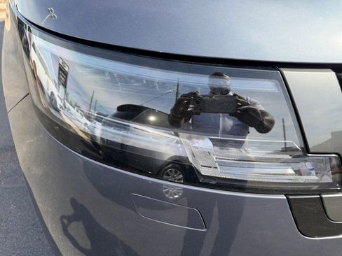 Used 2024 Land Rover Range Rover Long Wheelbase SE image 24