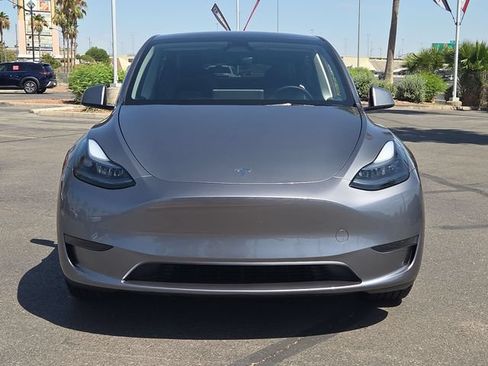 Used 2025 Tesla Model Y Long Range RWD image 4
