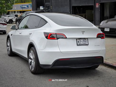 Used 2021 Tesla Model Y Long Range AWD/4WD image 8