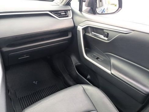Used 2023 Toyota RAV4 XLE Premium FWD image 17