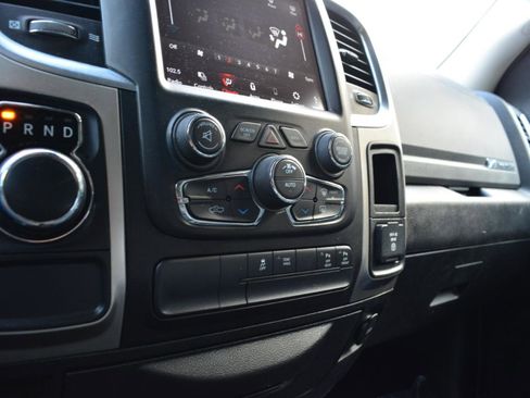 Used 2019 RAM 1500 Big Horn image 25