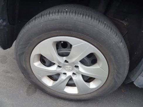 Used 2020 Toyota RAV4 LE image 11