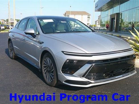 Certified 2025 Hyundai Sonata Limited image 1