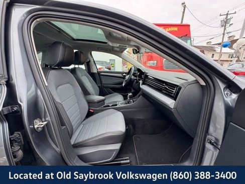 Certified 2025 Volkswagen Jetta SE image 23