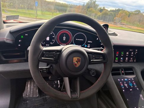 New 2025 Porsche Taycan GTS image 15