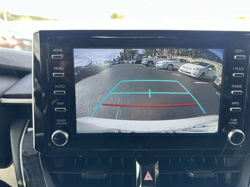 Used 2020 Toyota Corolla LE image 11