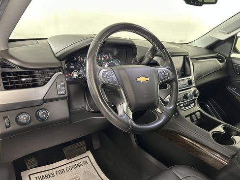 Used 2020 Chevrolet Suburban LT w/ Luxury Package AWD/4WD image 9