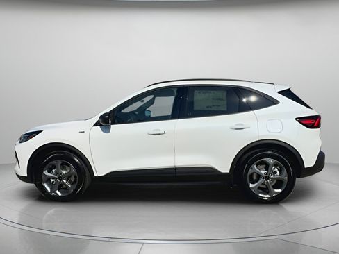 New 2026 Ford Escape ST-Line w/ Tech Pack #1 FWD image 18