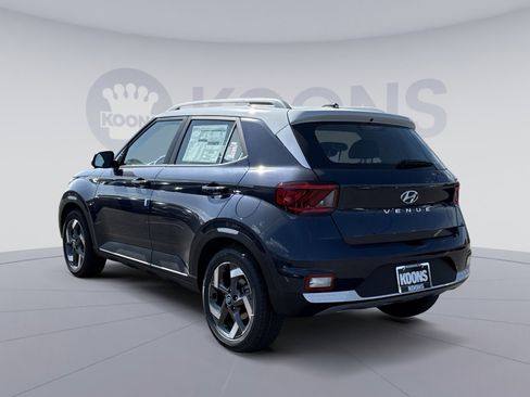 New 2026 Hyundai Venue SEL FWD image 4