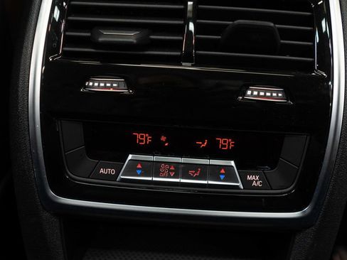 Used 2026 BMW X7 xDrive40i image 17