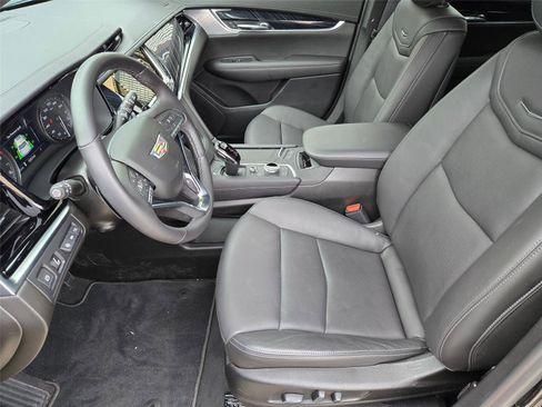 New 2025 Cadillac XT6 Premium Luxury w/ Technology Package FWD image 11