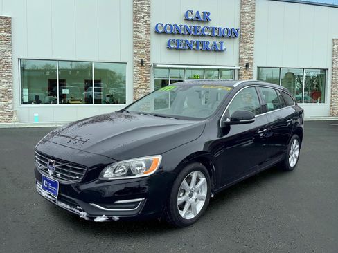 Used 2016 Volvo V60 T5 Premier image 1