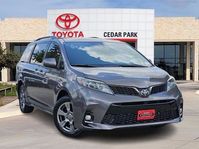 Certified 2019 Toyota Sienna SE