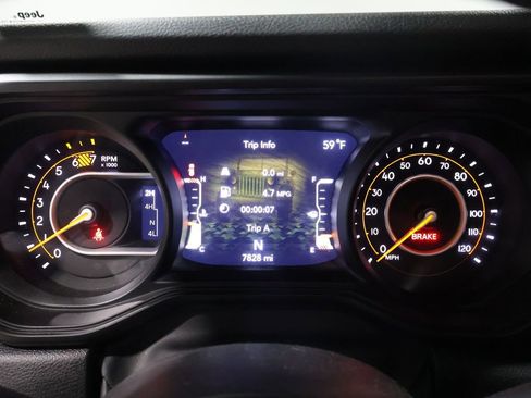 Certified 2025 Jeep Wrangler Willys image 38