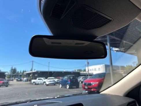 Used 2020 Ford Escape Titanium AWD/4WD image 16