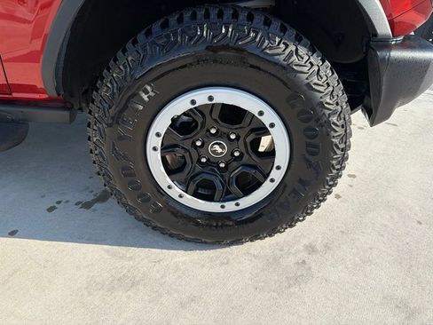 Certified 2024 Ford Bronco Outer Banks w/ Sasquatch Package AWD/4WD image 11