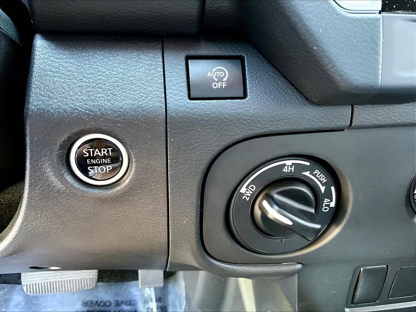 Used 2025 Nissan Frontier SV AWD/4WD image 37