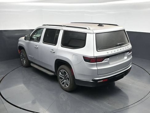 Used 2025 Jeep Wagoneer Series II AWD/4WD image 42