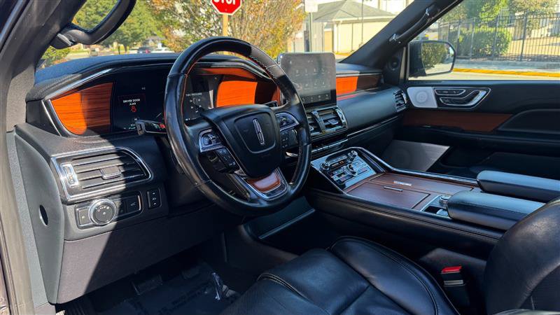 Used 2019 Lincoln Navigator L Reserve w/ Cargo Package AWD/4WD image 25