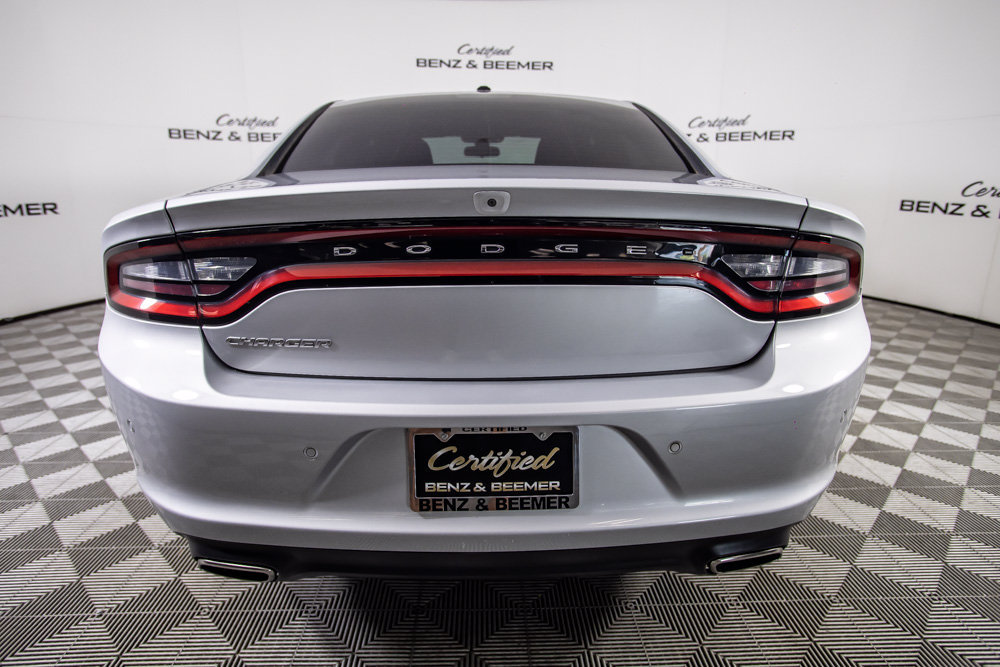 Used 2022 Dodge Charger SXT w/ Driver Convenience Group RWD image 7